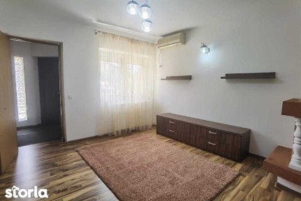Pipera:Vila duplex cu 4 camere,aproape de lac si districtul de birouri