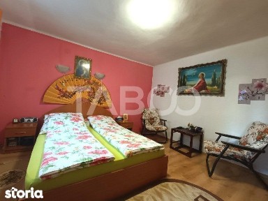 Casa cu 4 camere si curte 400 mp cu acces auto de vanzare in Selimbar
