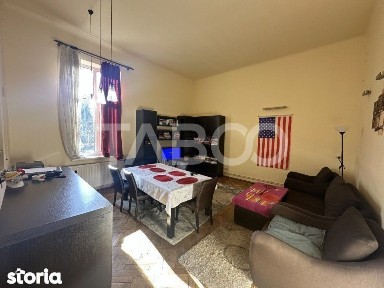 Apartament la casa 85 mp utili 3 camere la parter zona Sub Arini