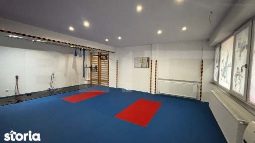 Spatiu comercial open space, demisol, 82 mpu, ideal fitness sau sala s