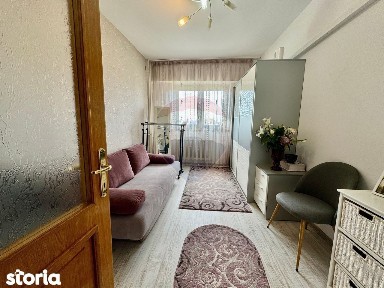 Apartament cu 4 camere de vânzare în zona Ultracentral