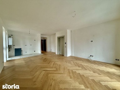 Apartament la parter cu gradina proprie, in Foresti Sinaia. In inima n