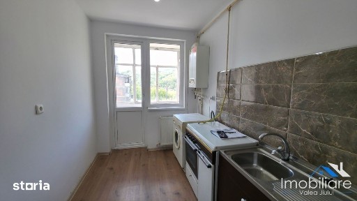 Apartament 2 camere - Lupeni | Intre spital si Lidl | Etaj 4/10