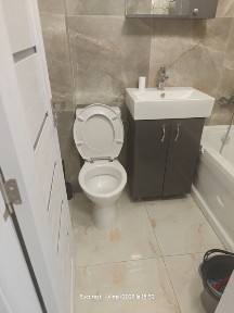 Închiriez garsonieră sector 4 langa fan curier