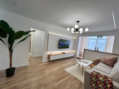 Apartament 2 camere semidecomandat-Drumul Taberei-Metrou Romancierilor