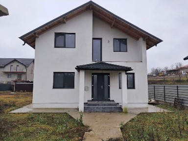 Vand casa 4 camere toate utilitatile 150 mp utili