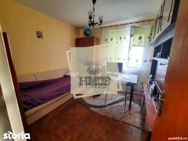 Apartament decomandat 3 camere str Hategului Strand