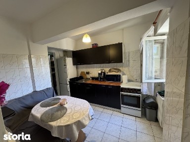 Apartament cu 3 camere, 65 mp, et. 3 din 4, str. Zenit, Micro 16