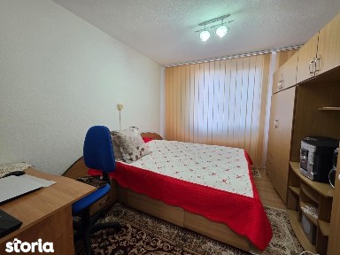 3 camere, decomandat, zona Smirodava, 2 băi, 72 mp