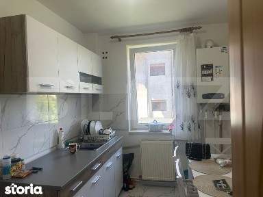 Apartament 2 camere, decomandat, zona centrala