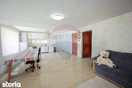 Casă cu 5 camere de vânzare în Sânmartin - Cartier Lotus