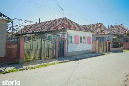 Casă rustică pe malul Crișului Repede, de vânzare, Vadu Crișului