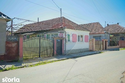 Casă rustică pe malul Crișului Repede, de vânzare, Vadu Crișului