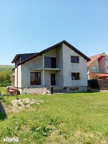 Casa la gri in curs de finalizare