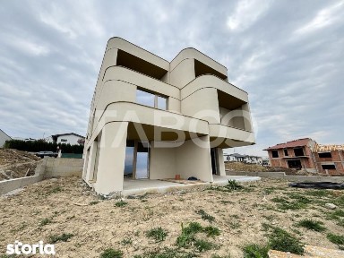 Casa de vanzare tip duplex constructie premium in Voronet Iris