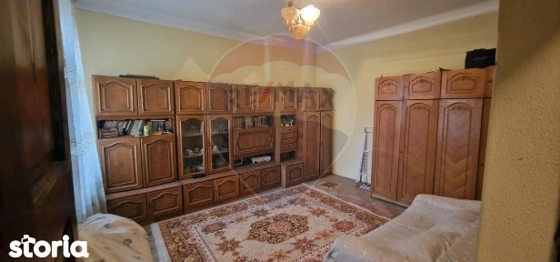 Apartament cu 2 camere+2camere la mansarda, zona Orizont, strada Letea