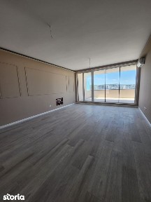 Apartament tip Penthouse, 3 camere, 81 mp, terasa 100 mp, Zona Cetatii