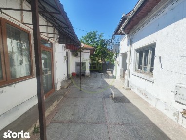 Spatiu comercial 9 camere, casa 2 camere, teren 354 mp, Brestei.