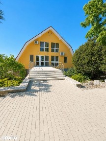 Vila Sanmartin -Zona Beverly Hills -8030mp teren
