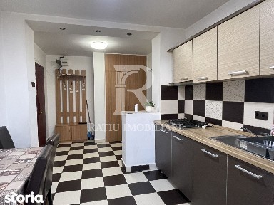 Apartament cu 3 camere | Echipe de muncitori | Rogerius | Oradea