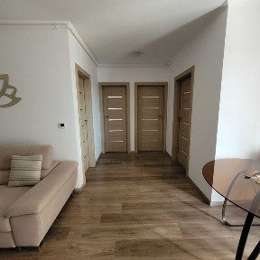 Proprietar, închiriez apartament cu 3 camere și parcare la Adora Park Arad