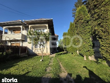 Casa de vanzare zona Negoiu 4 camere 208 mp utili si curte 550 mp