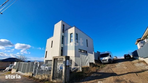Casa remarcabila, 297 mpu, terasa pe acoperis, garaj, panorama