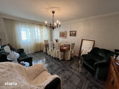 Fasleza nord, str Unirii, apartament cu 4 camere, decomandat, et 3/4!
