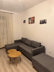 Apartament cu 2 camere de inchiriat, Calea Bucuresti nr.33, vis-a-vis de Spitalul Judetean.