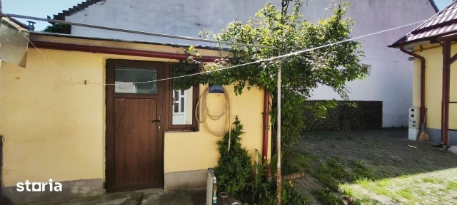 Casa singur in curte, semicentral, acces auto, 310 mp teren