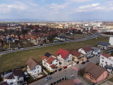 Casa spatioasa cu etaj si curte în Ghimbav