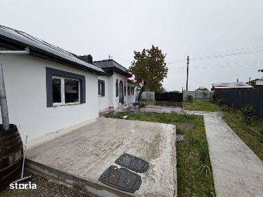 Casă renovata cu teren 5000 mp Popesti