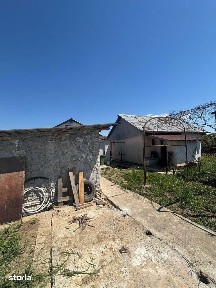 De vanzare casa situata la 5 min de Roman, teren de 1070mp, 4 camere