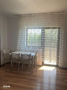 Apartament spatios cu 3 camere, 2 balcoane si 2 beciuri generoase