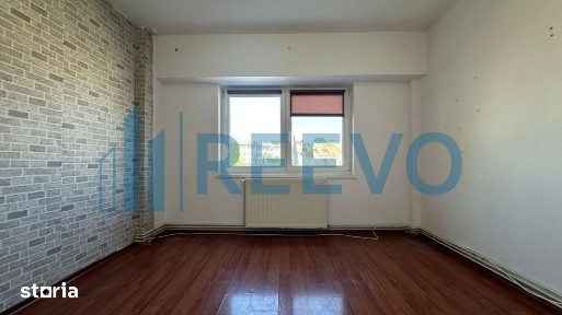 Apartament de vânzare, etaj 2, Piața Sud