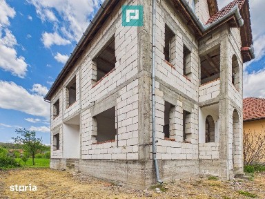 Casă cu etaj construcție nouă, în Sebiș Arad