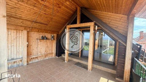 Casă spațioasă cu mansardă, terasă & curte - Hălchiu, Str. Bisericii