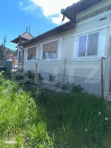 Casa cu 2 apartamente si teren 600 mp in Gherla