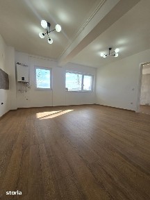 De vânzare Apartament 3 camere Baie cu geam Finisat complet