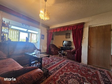 Apartament 2 camere, etaj 10, balcon, Câmpulung
