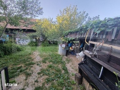 Casa cu 2 camere cu Anexe