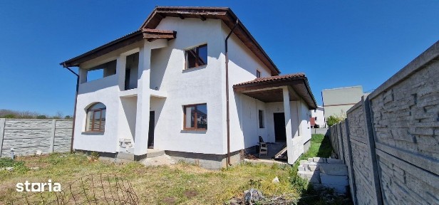 Vila P+1, zona linistita, pentru doua famili.