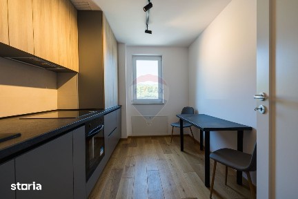 Apartament 3 camere de închiriat Urban Plaza Brașov, vedere Tâmpa