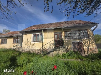 Casa de caramida cu 4 camere