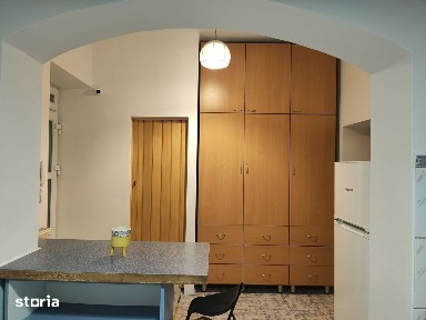 Ofer spre inchiriere apartament central 3 camere, la casa