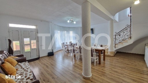 Casa individuala de inchiriat cu panouri folovoltaice Gura Raului
