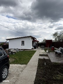 Casuta amenajata cu 1100mp teren, central Cucorani