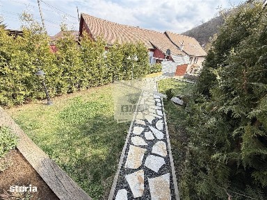 Casa ultracentrala complet renovata 6 camere 3 bai Cisnadioara