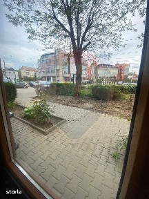 Apartament cu 3 camere de vânzare în zona apreciata