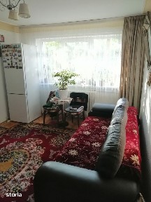 Apartament la parter cu balcon pretabil locuit/birou
